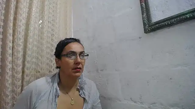 gabbyparker  online show from February 21, 10:39 am