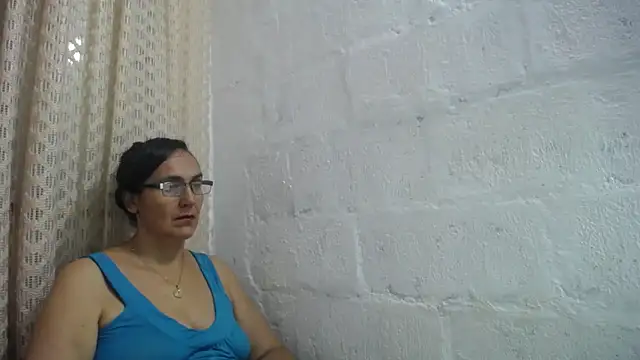 gabbyparker  online show from May 3, 9:47 am