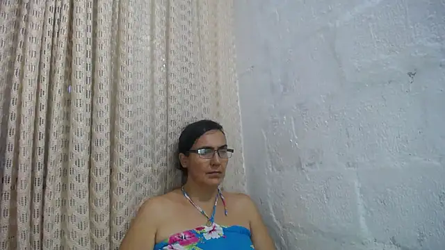 gabbyparker  online show from April 30, 10:58 pm
