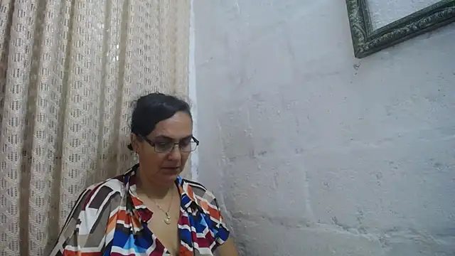 gabbyparker  online show from May 11, 9:10 am
