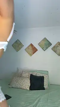 Snapshot of monnay520 chatting on November 12, 5:11 am monnay520 online show from November 12, 5:11 am