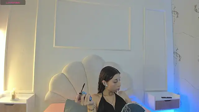 Cloedurant online show from February 7, 9:01 pm