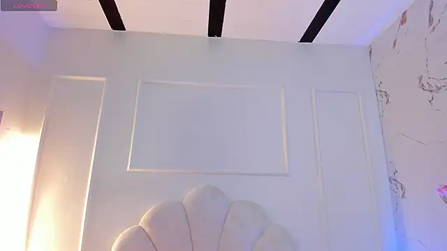 Cloedurant online show from February 5, 7:32 pm