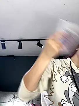 HannahCollyns online show from December 18, 1:26 pm