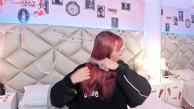 dafnne hall online show from October 21, 4:23 am