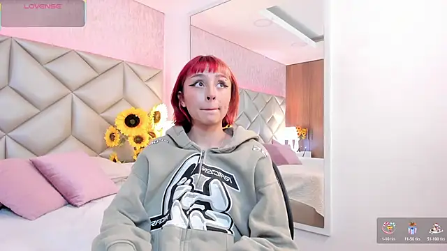 dafnne hall online show from November 29, 4:12 am