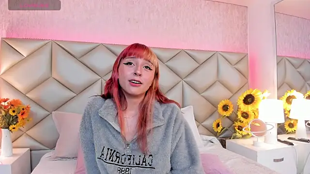 dafnne hall online show from November 25, 4:13 am