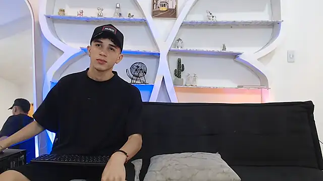 THREE GUYS HOT online show from November 13, 7:18 pm