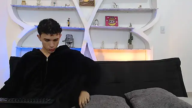 THREE GUYS HOT online show from December 2, 7:26 pm