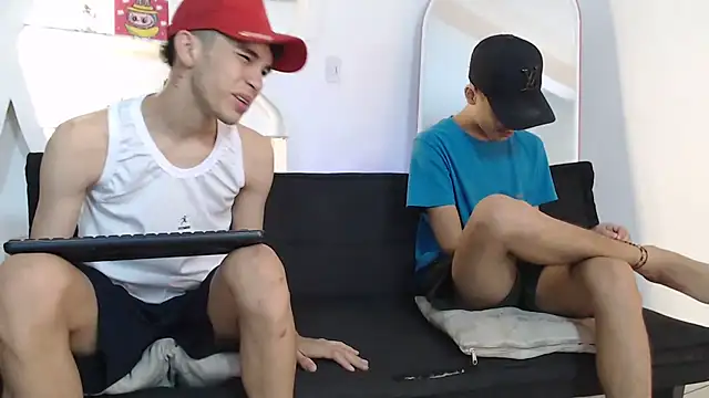 THREE GUYS HOT online show from November 3, 7:50 pm