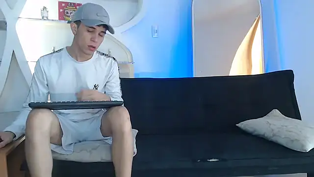 THREE GUYS HOT online show from October 6, 7:36 pm