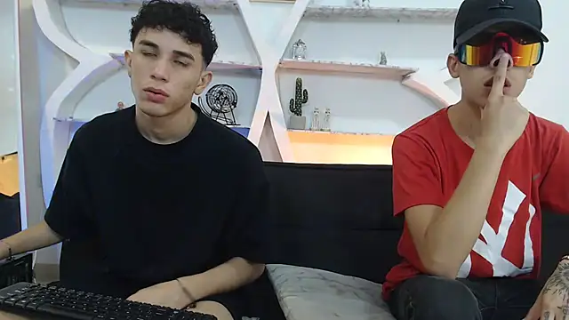 THREE GUYS HOT online show from November 12, 7:29 pm