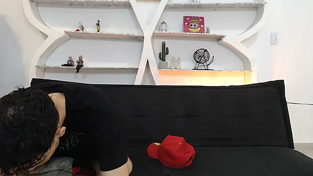 THREE GUYS HOT online show from November 17, 7:18 pm