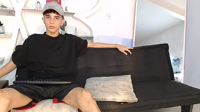 THREE GUYS HOT online show from November 1, 7:19 pm