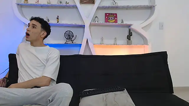 THREE GUYS HOT online show from November 28, 7:25 pm