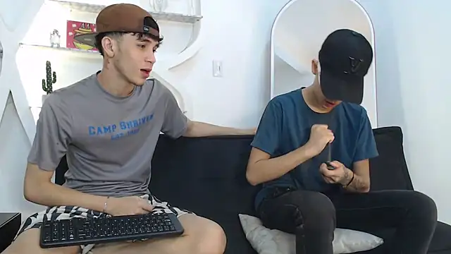 THREE GUYS HOT online show from October 21, 7:24 pm