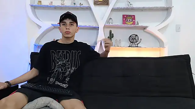 THREE GUYS HOT online show from November 18, 7:28 pm