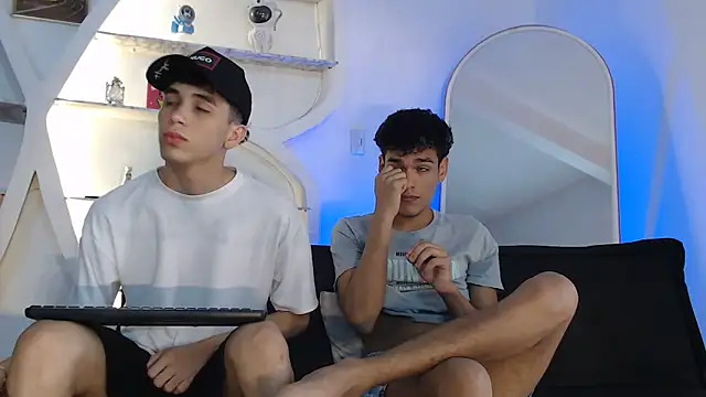 THREE GUYS HOT online show from October 1, 7:18 pm