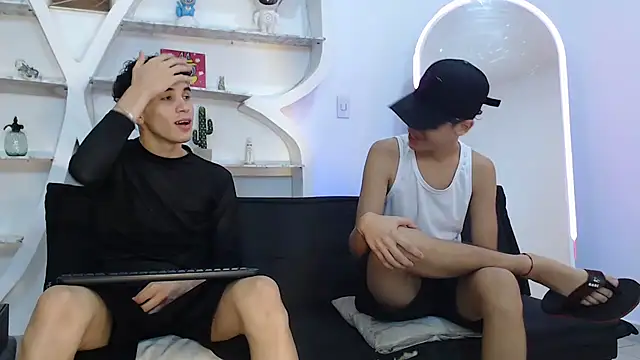 THREE GUYS HOT online show from October 28, 7:24 pm