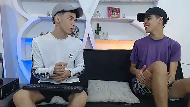 THREE GUYS HOT online show from November 11, 7:19 pm