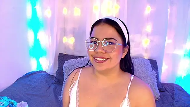 Snapshot of LilyRousee chatting on November 25, 5:35 pm LilyRousee online show from November 25, 5:35 pm