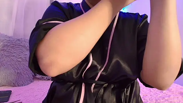 LilyRousee online show from May 12, 2:52 am