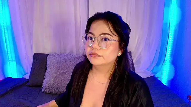 LilyRousee online show from April 6, 3:57 am