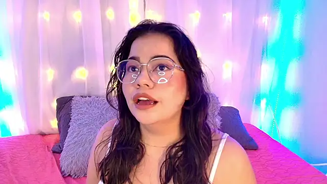 Snapshot of LilyRousee chatting on December 22, 2:44 am LilyRousee online show from December 22, 2:44 am