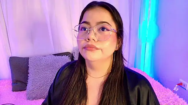 Snapshot of LilyRousee chatting on February 2, 2:54 am LilyRousee online show from February 2, 2:54 am