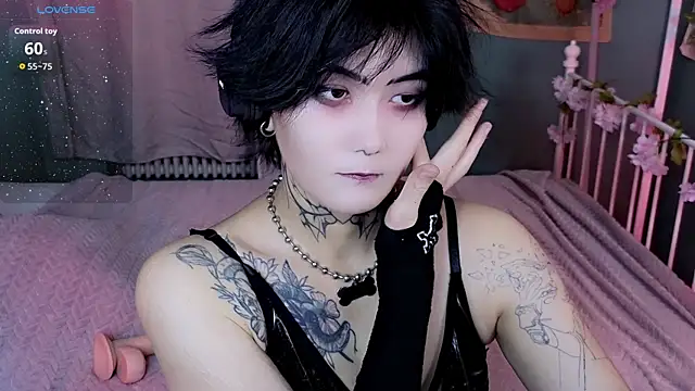 GothXRaven online show from November 9, 12:20 pm