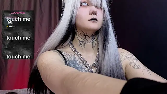 GothXRaven online show from October 21, 11:20 am