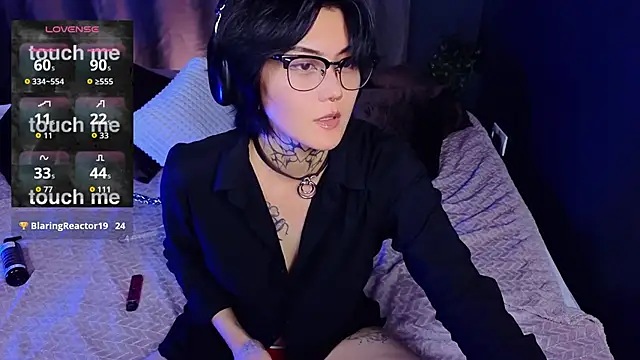 GothXRaven online show from October 3, 4:08 pm