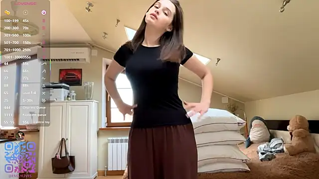 DarlineBrustera online show from May 11, 2:45 pm