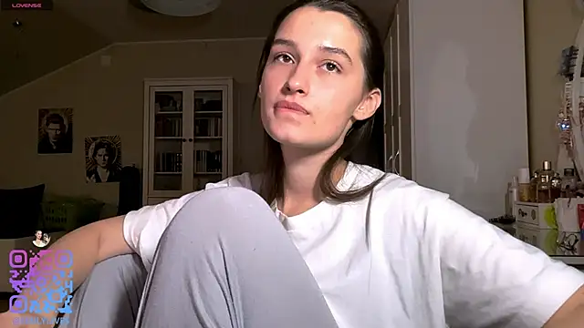 DarlineBrustera online show from April 3, 4:46 pm