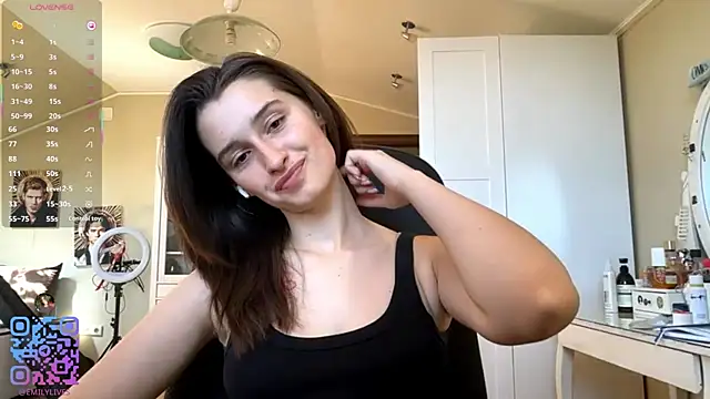 Snapshot of DarlineBrustera chatting on July 3, 7:15 am DarlineBrustera online show from July 3, 7:15 am