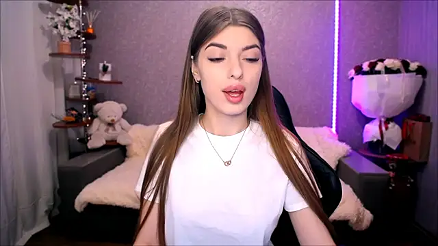 Dianaa Lee0 online show from February 17, 3:53 pm