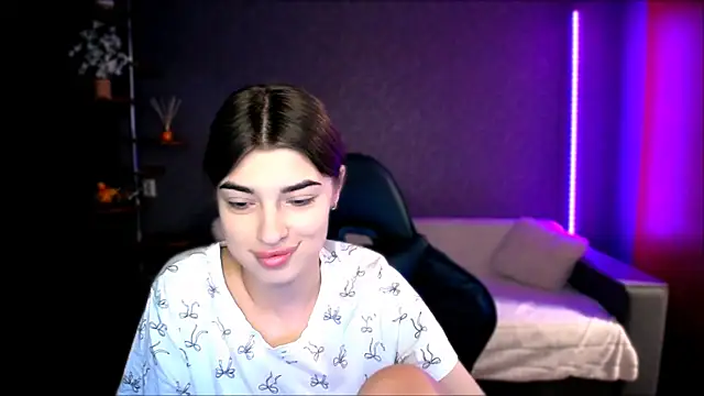 Dianaa Lee0 online show from September 19, 5:17 pm