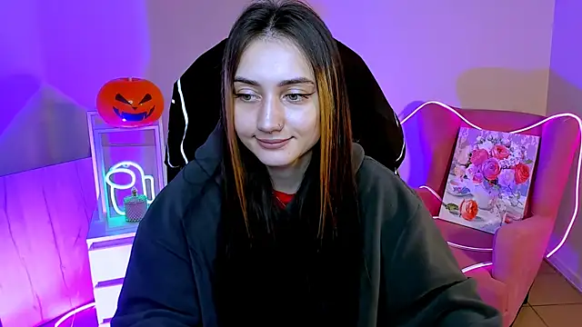 Snapshot of olivianorton chatting on October 24, 1:21 pm olivianorton online show from October 24, 1:21 pm