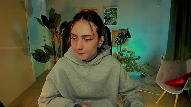 Snapshot of olivianorton chatting on September 25, 12:11 pm olivianorton online show from September 25, 12:11 pm