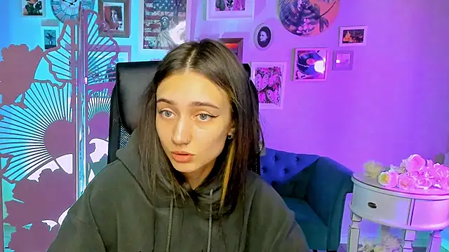 Snapshot of olivianorton chatting on September 26, 12:45 pm olivianorton online show from September 26, 12:45 pm