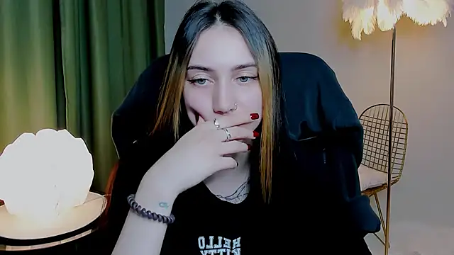 Snapshot of olivianorton chatting on September 29, 3:39 pm olivianorton online show from September 29, 3:39 pm