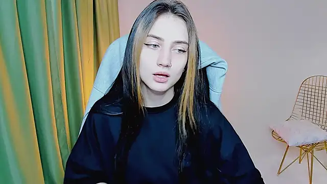 Snapshot of olivianorton chatting on September 14, 9:20 am olivianorton online show from September 14, 9:20 am