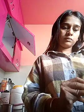 Snapshot of hotshreya69 chatting on October 19, 8:28 am hotshreya69 online show from October 19, 8:28 am
