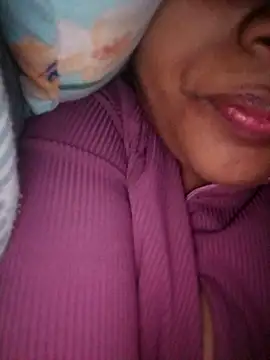 hotshreya69 online show from December 3, 5:56 pm