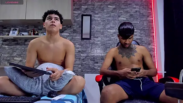 Snapshot of Theimperialboys_ chatting on July 9, 2:45 am Theimperialboys online show from July 9, 2:45 am