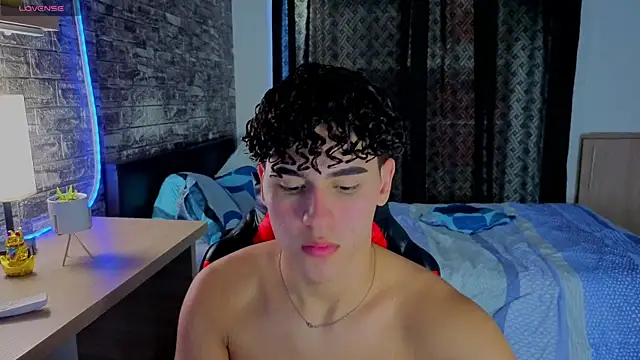 Theimperialboys  online show from April 18, 9:48 pm