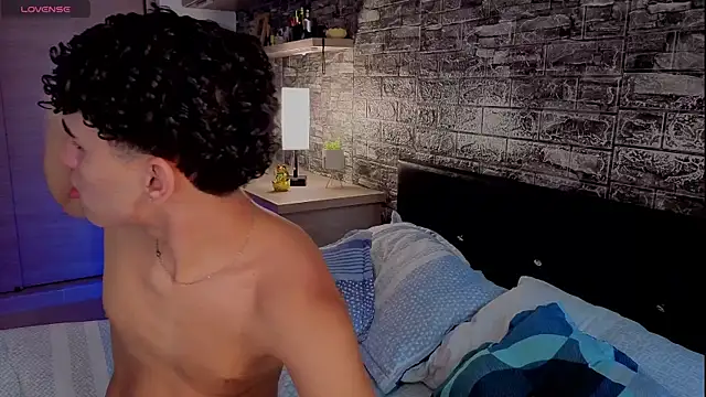 Theimperialboys  online show from March 18, 7:59 pm