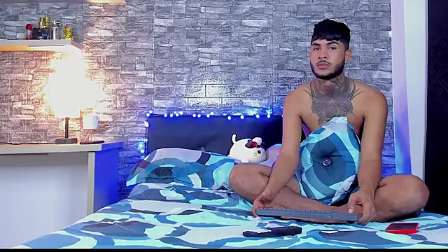 Theimperialboys  online show from February 21, 5:09 am