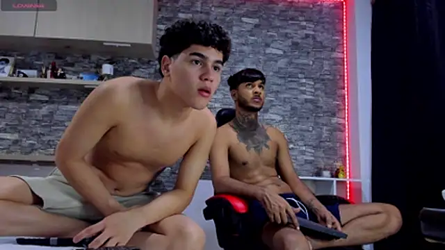 Snapshot of Theimperialboys_ chatting on July 8, 1:41 am Theimperialboys online show from July 8, 1:41 am