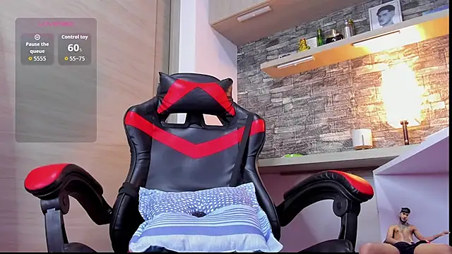 Snapshot of Theimperialboys_ chatting on October 25, 3:17 am Theimperialboys online show from October 25, 3:17 am